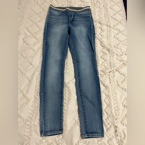 No Boundaries Women's Straight Leg Jeans in Light Blue